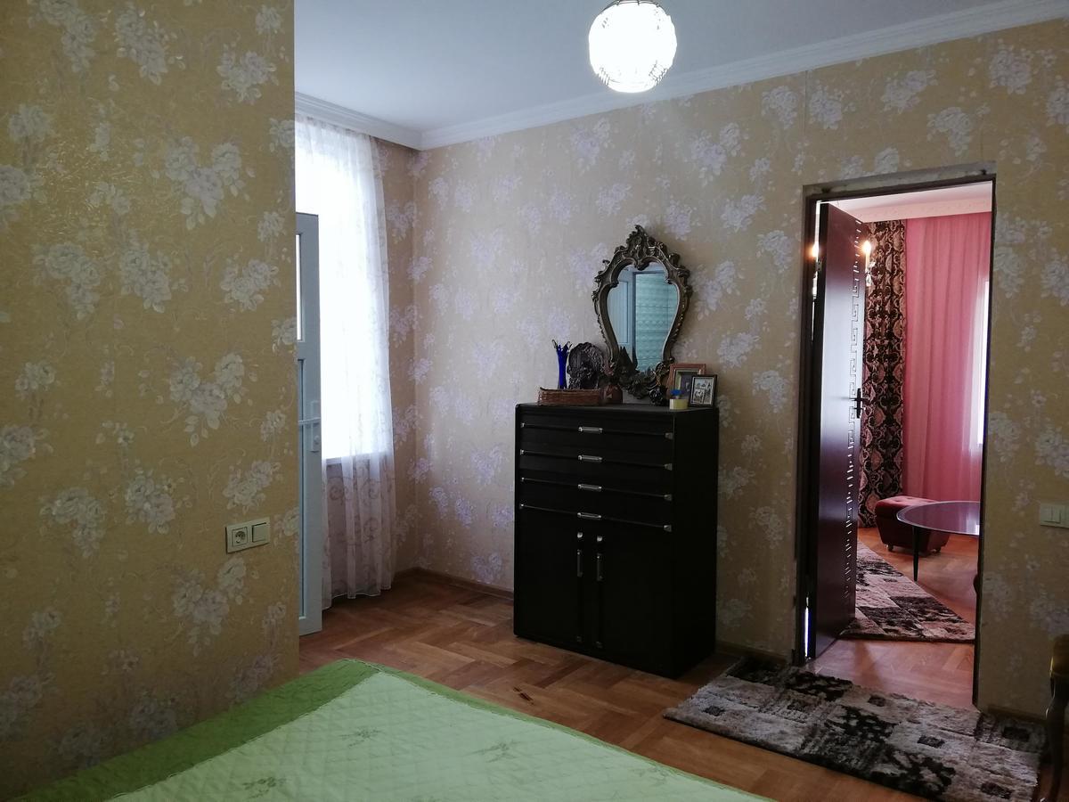 Guest House Quiet Home Batoumi Extérieur photo