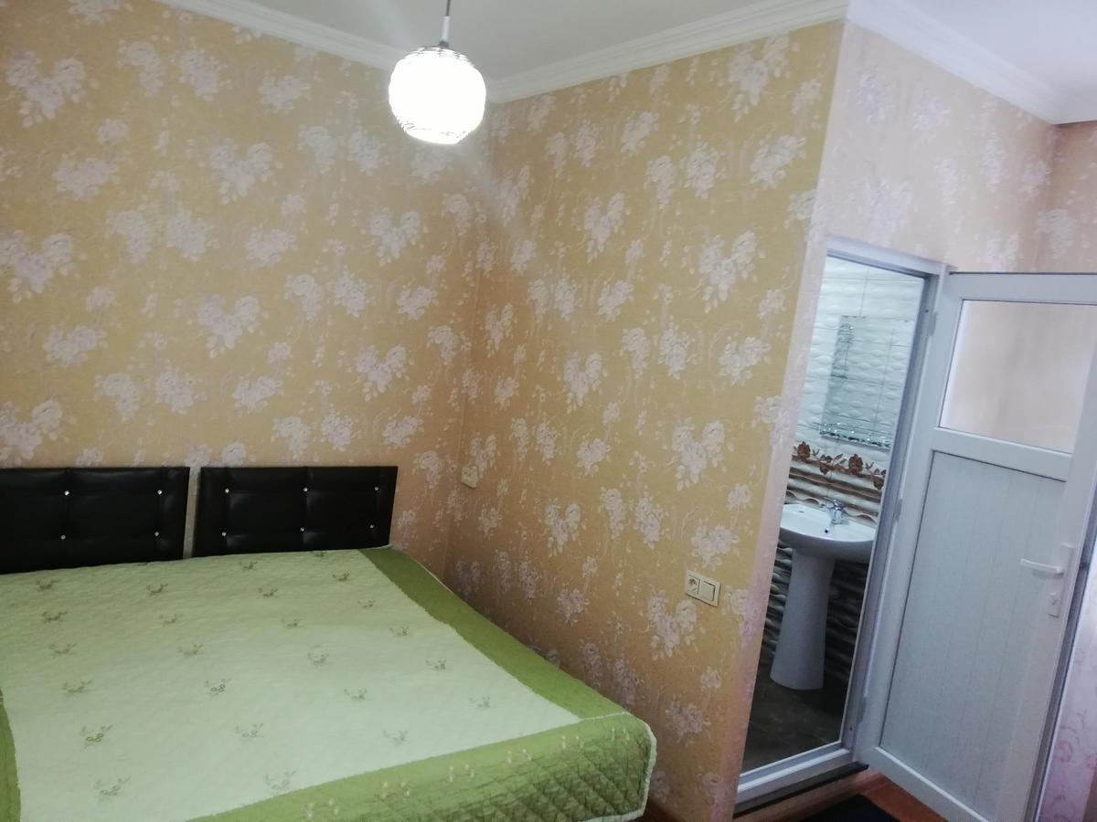 Guest House Quiet Home Batoumi Extérieur photo