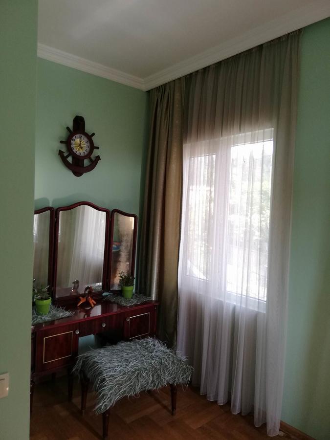 Guest House Quiet Home Batoumi Extérieur photo
