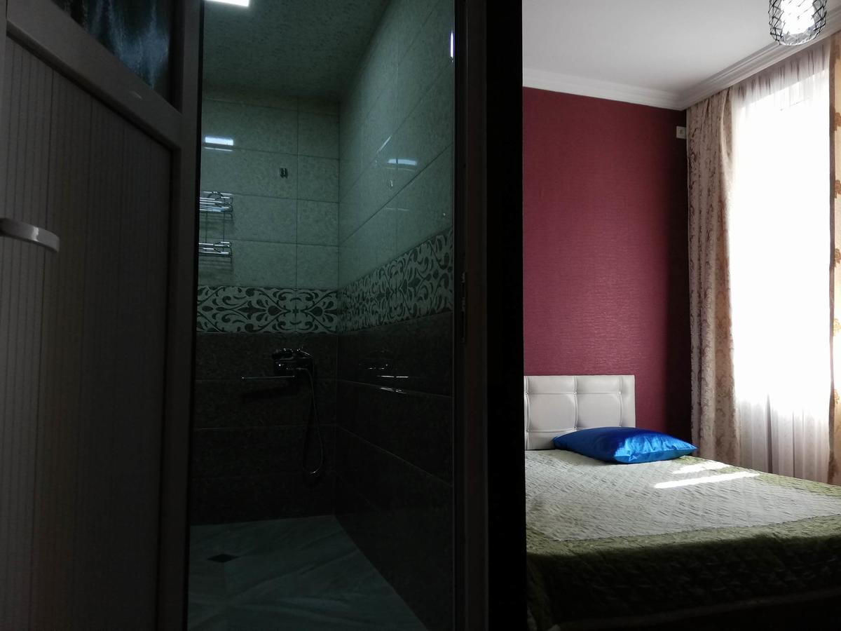 Guest House Quiet Home Batoumi Extérieur photo